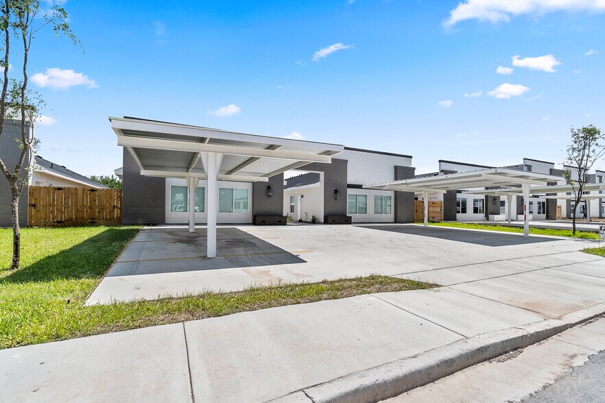 Building Photo - 3506 S Dominique Dr