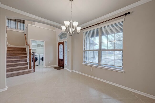 Building Photo - 2111 Post Oak Ct