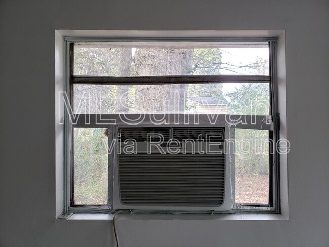 Building Photo - 2421 Dearborn Dr