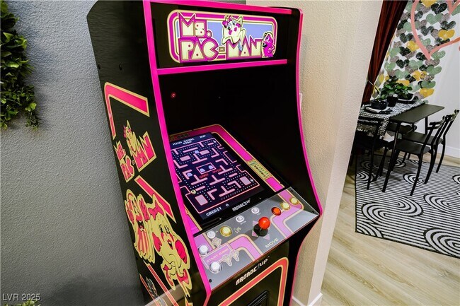 Building Photo - 1414 S 3rd St