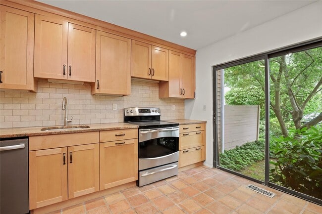 Building Photo - 41 Rambling Brook Rd