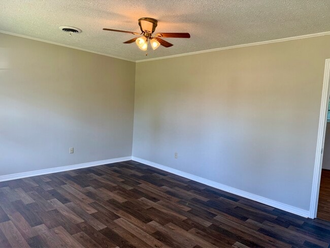 Building Photo - 930 Bickerstaff St