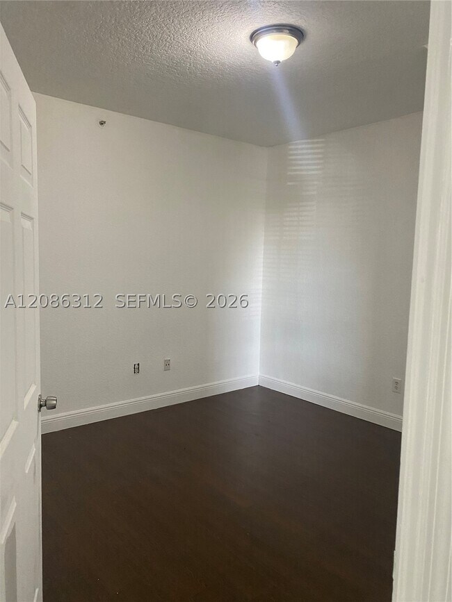 Building Photo - 755 SW 148th Ave