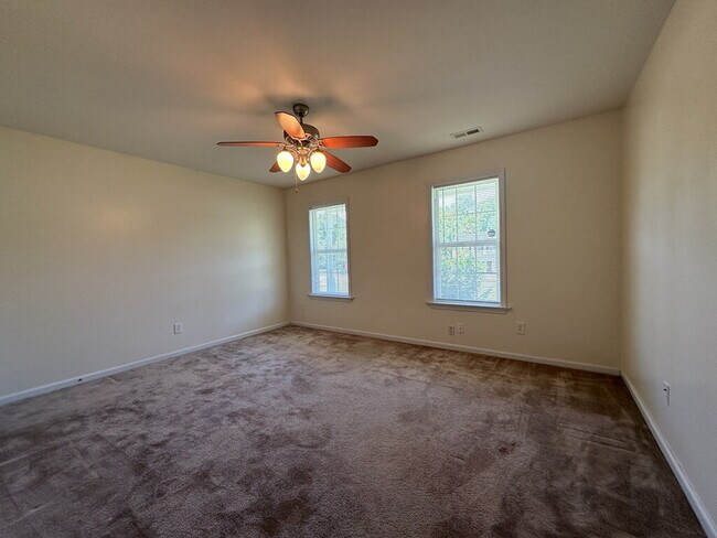 Building Photo - 300 Shifting Winds Dr