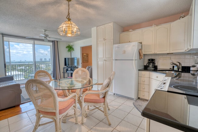 Building Photo - 5800 Bonita Beach Rd SW