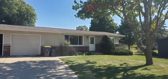 Building Photo - 1432 Willow Way