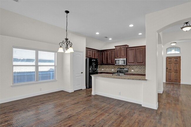 Building Photo - 2105 Burke Dr