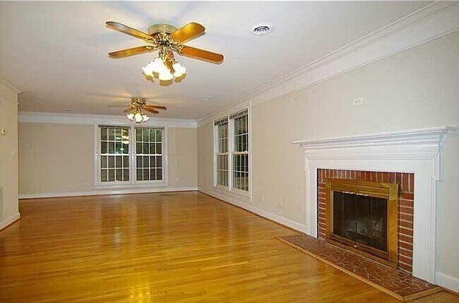 Building Photo - 318 Powhatan Drive Poquoson VA 23662