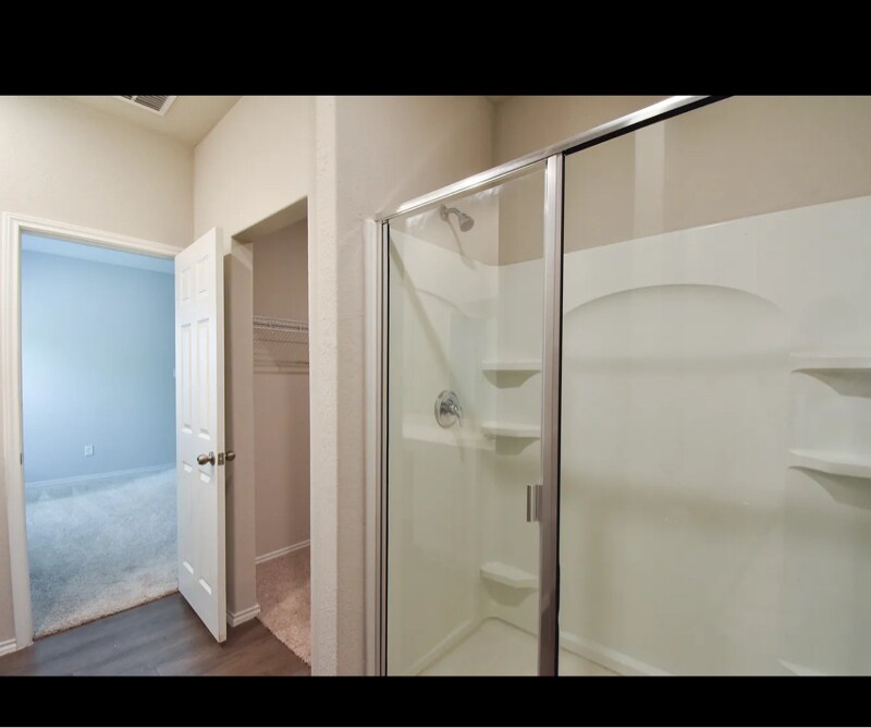 Building Photo - 3443 RedBud Grv
