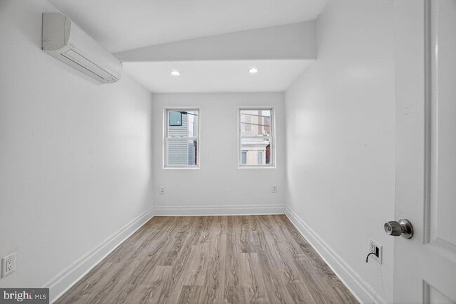 Building Photo - 1302 N Dover St