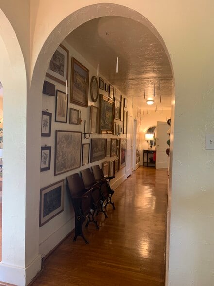 Building Photo - 5535 Wellesley Ave