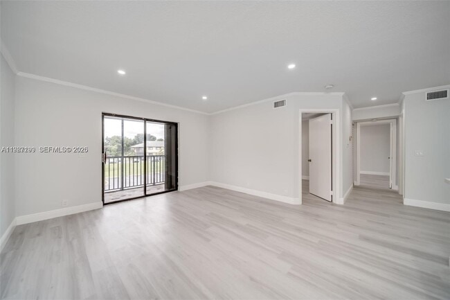 Building Photo - 677 Trace Cir