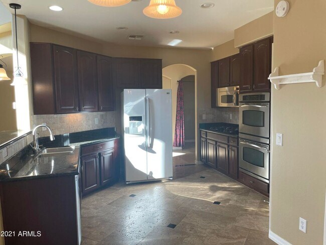 Building Photo - 4 bedroom home in Carefree Crossing