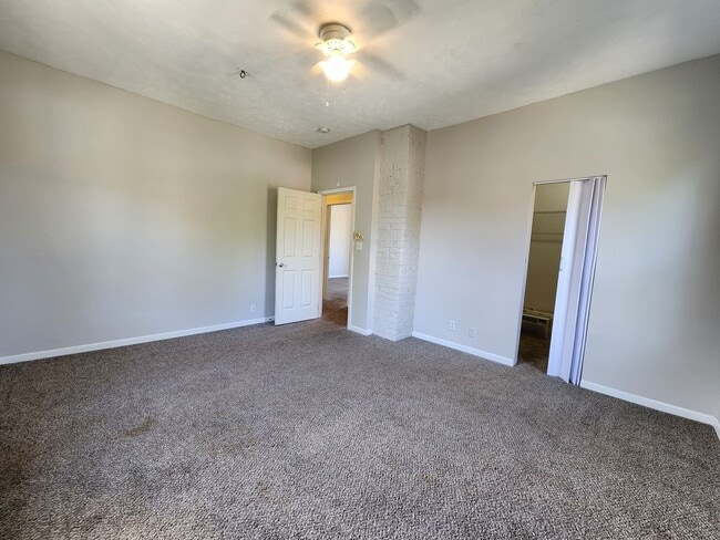 Building Photo - Spacious 3-Bedroom, 2-Bathroom Home AVAILA...