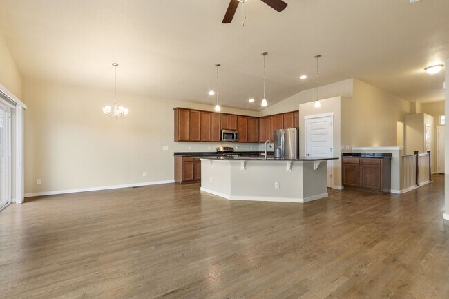 Building Photo - Spacious Modern 5-Bedroom Ranch Home in Hidden Valley Farm