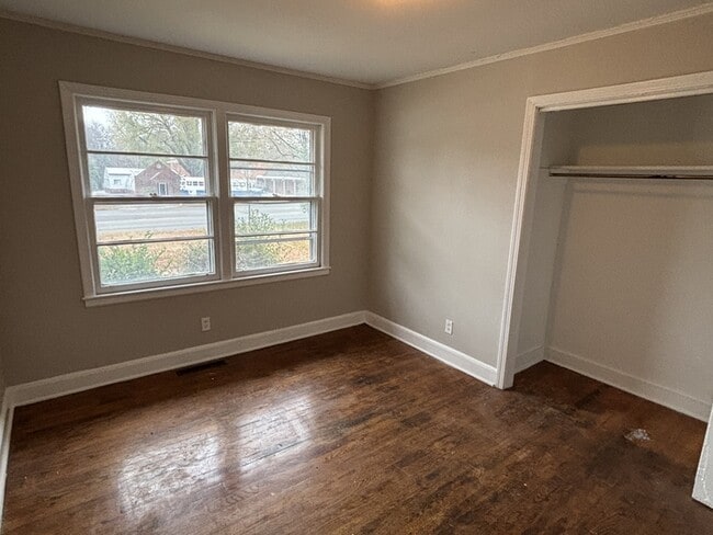 Building Photo - 917 Cherry Rd