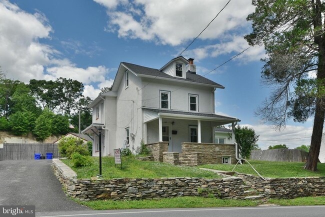 Building Photo - 422 Willow Grove Ave