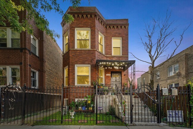 Building Photo - 1124 N Central Park Ave