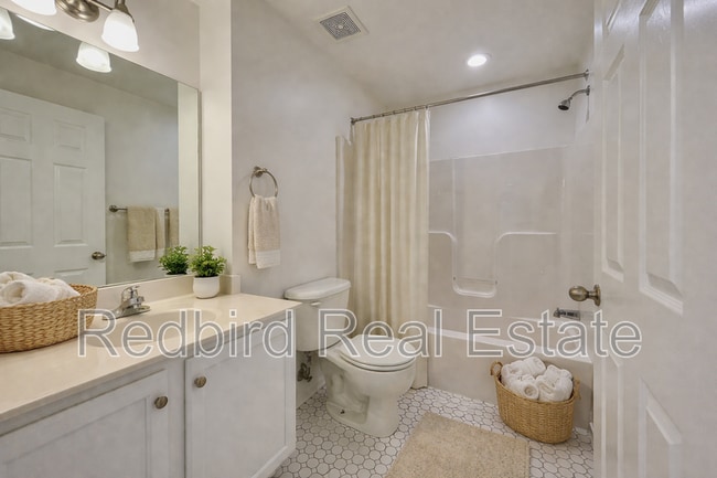 Building Photo - 1101 Downs Blvd