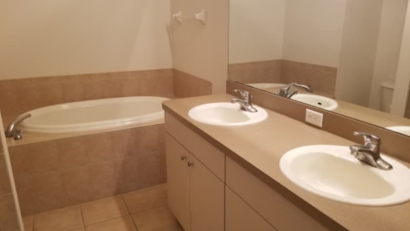 Building Photo - 2533 Stanhope Dr