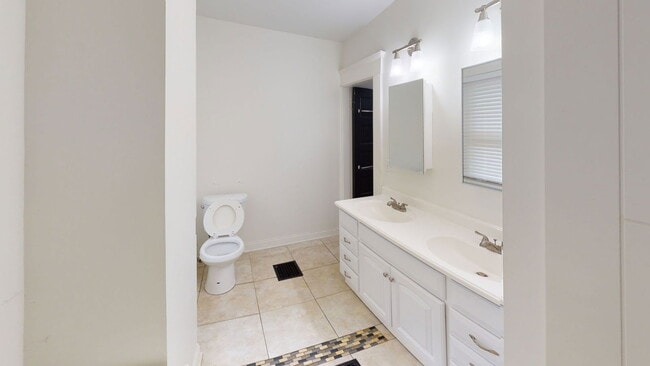 Building Photo - 76 Euclid Ave