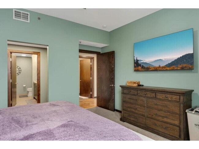 Building Photo - 1240 S 2nd St