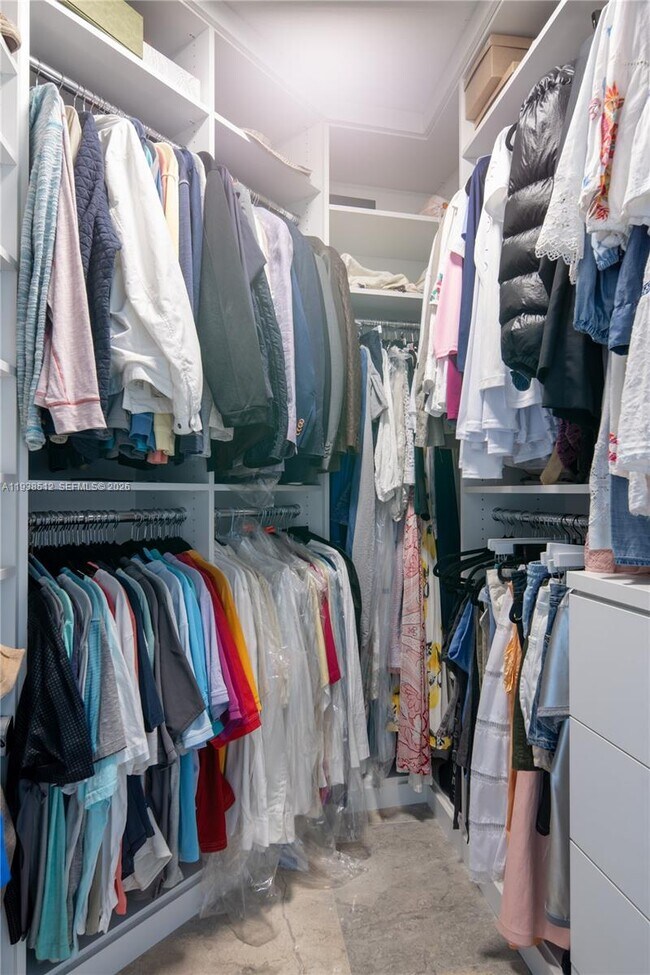 Building Photo - 335 S Biscayne Blvd