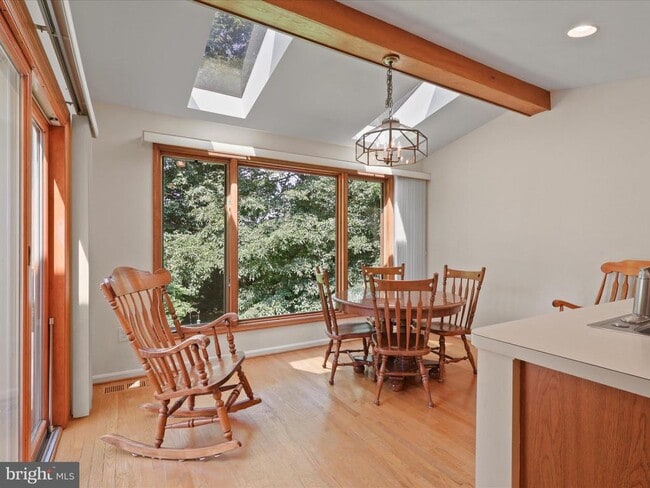 Building Photo - 9715 Ceralene Dr