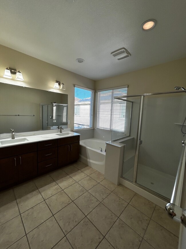 Building Photo - 2155 Bolero Dr