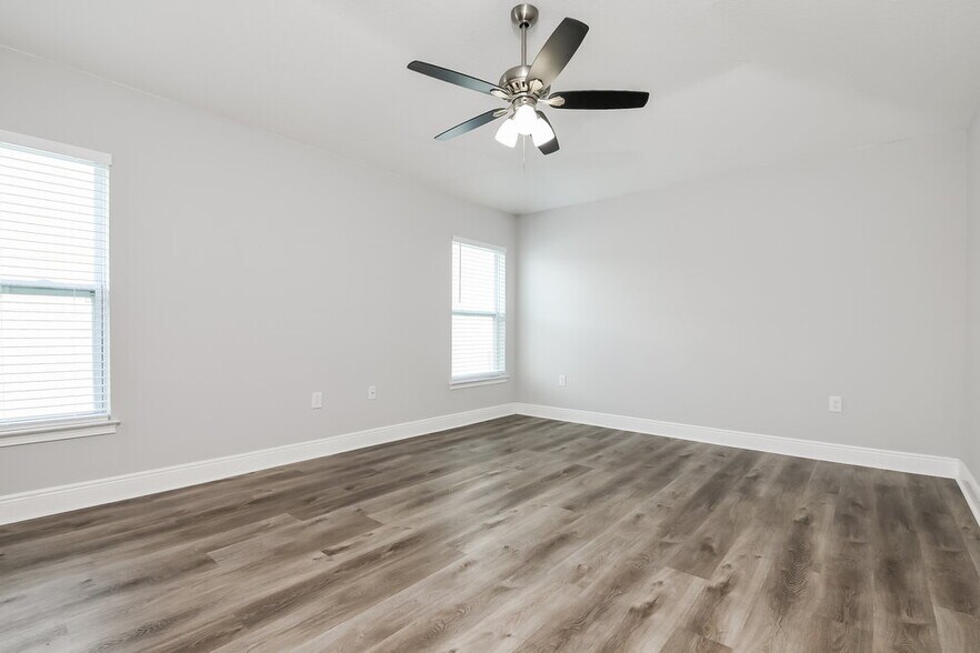 Building Photo - 412 Bloomfield Dr