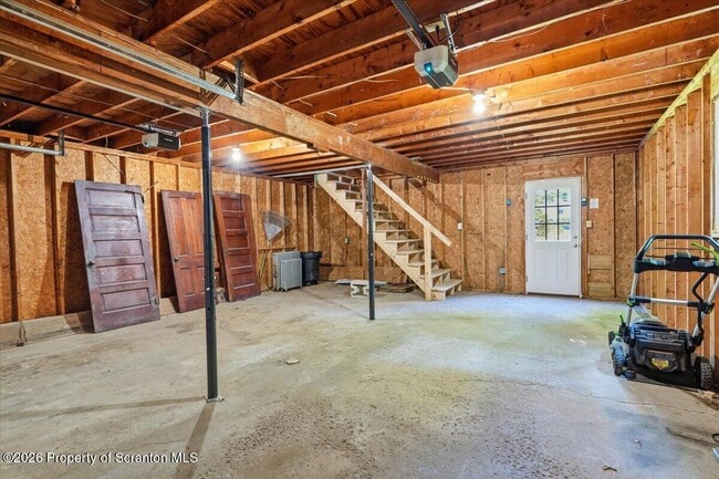 Building Photo - 413 Powell Ave