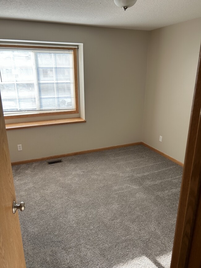 Building Photo - 1035 Petra Ct SW