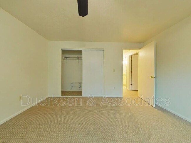 Building Photo - 1674 SW Country Club Pl