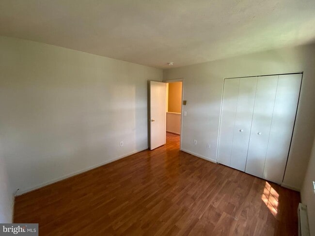 Building Photo - 624 Highview Ct