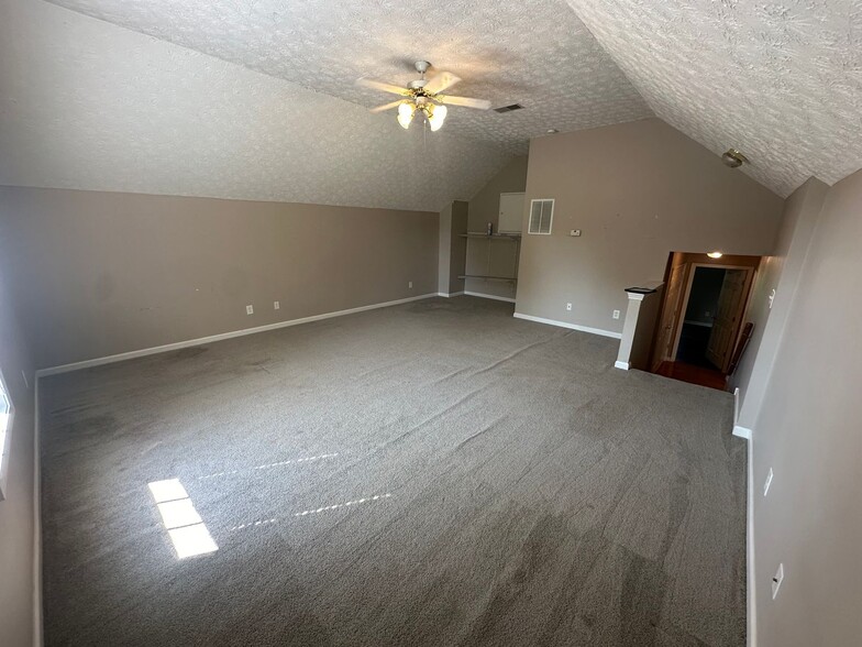 Building Photo - 3222 Briarhill Ct