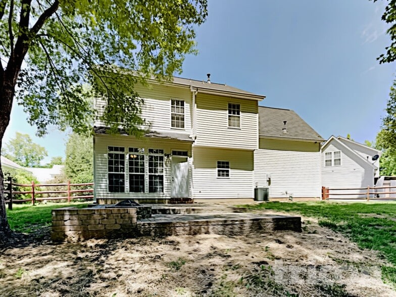 Building Photo - 1609 Silverberry Ct