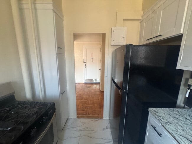 Building Photo - 1409 Metropolitan Ave