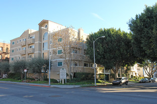 Building Photo - Cloverdale Apartments