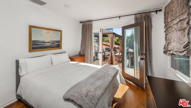 Building Photo - 1417 Queens Rd