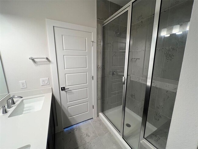 Building Photo - 509 Peace Dr