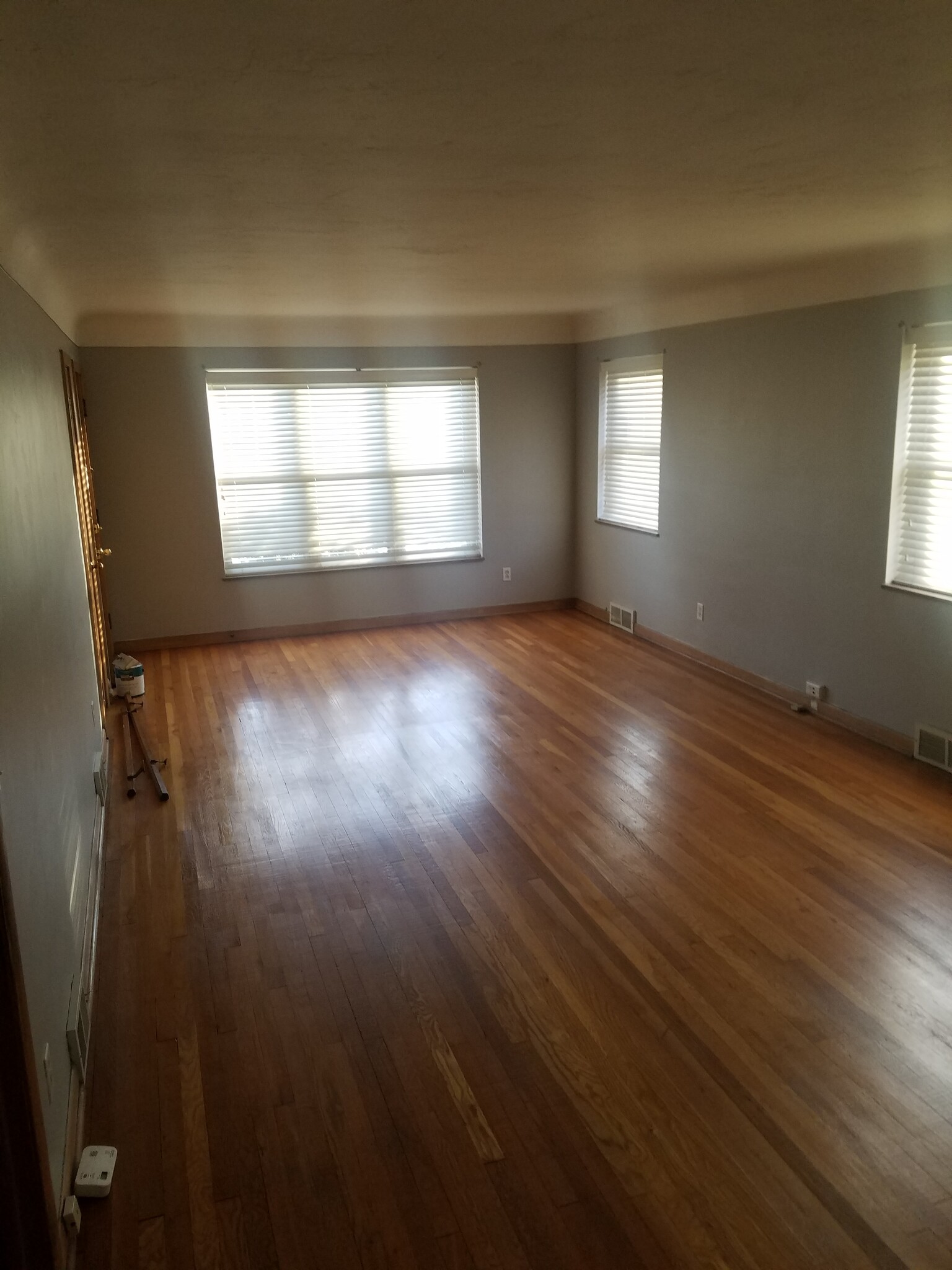 Living room - 19560 Hilliard Blvd