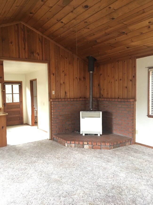 Building Photo - 11218 Cedar Ridge Dr