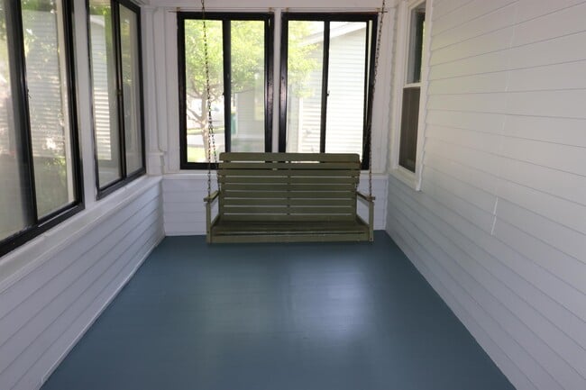 Building Photo - 855 Langlade Ave