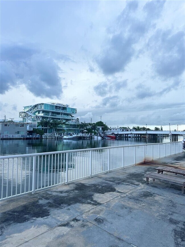 Building Photo - 8400 Byron Ave