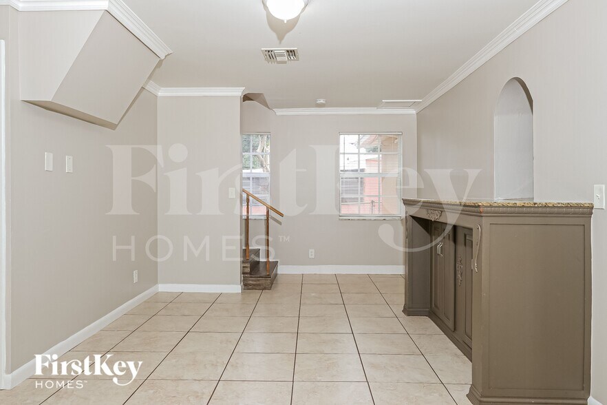 Building Photo - 1443 7th St