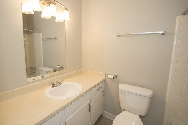Building Photo - Spacious home in Pine Valley community!