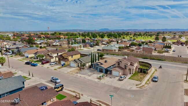 Building Photo - 3904 Tierra Marfil Rd