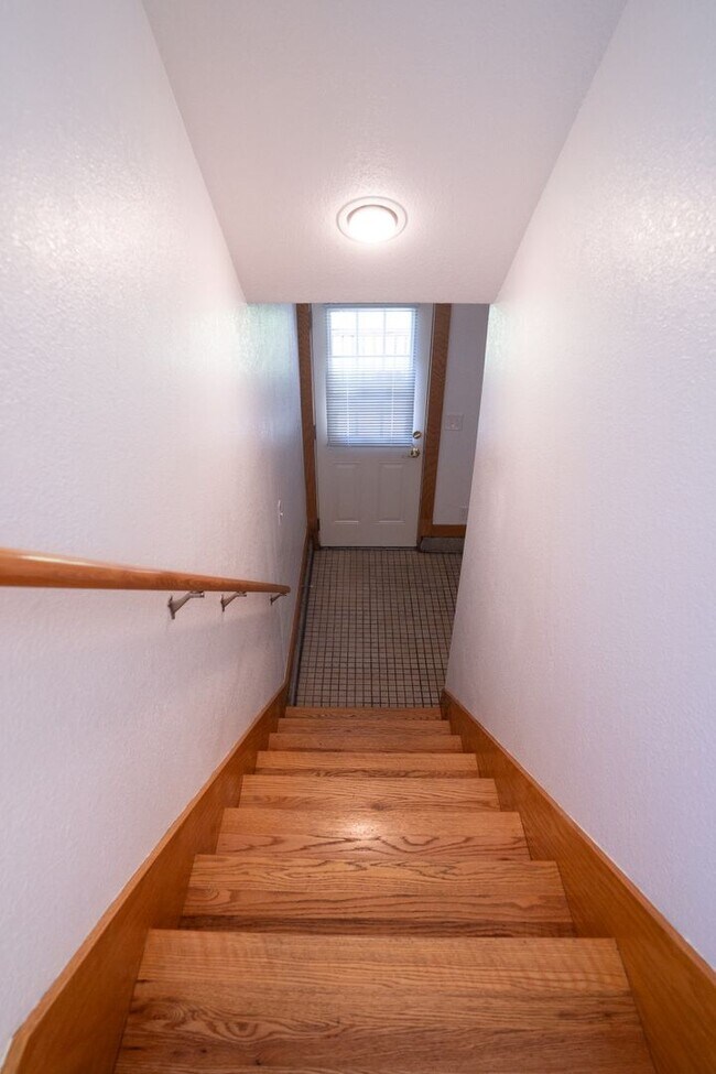 Building Photo - 3-bedroom 2-bath House SW Albany $2,395