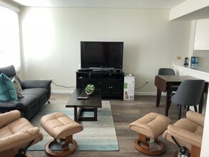 Building Photo - 1314 Kalakaua Ave