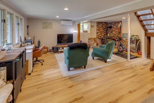 Building Photo - 93 Lady Slipper Rd